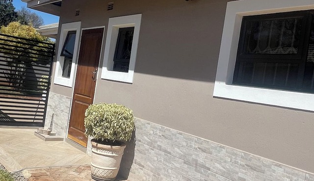 Charming 2-bedroom apartment in superb Harare with WiFi